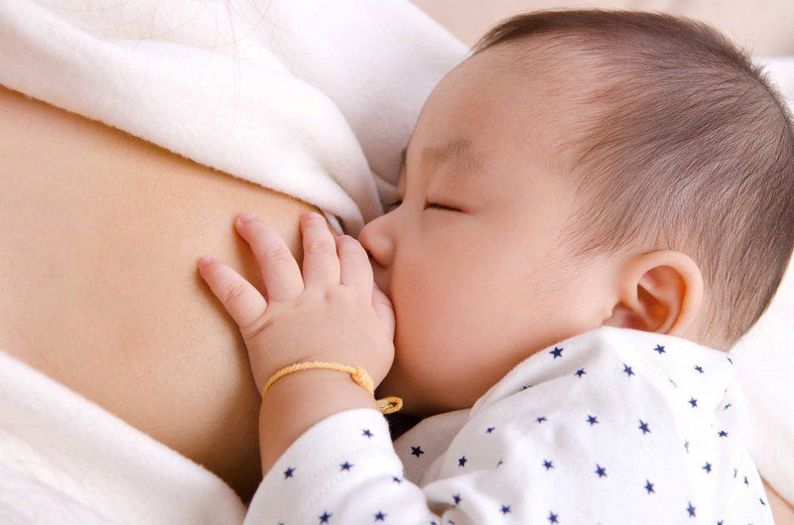 Cấy que tránh thai có gây mất sữa không?