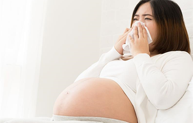 Cách khắc phục tình trạng nghẹt mũi cho mẹ bầu