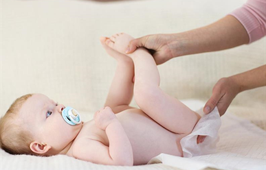 Làm gì khi trẻ sơ sinh nhiều ngày không đi ngoài?