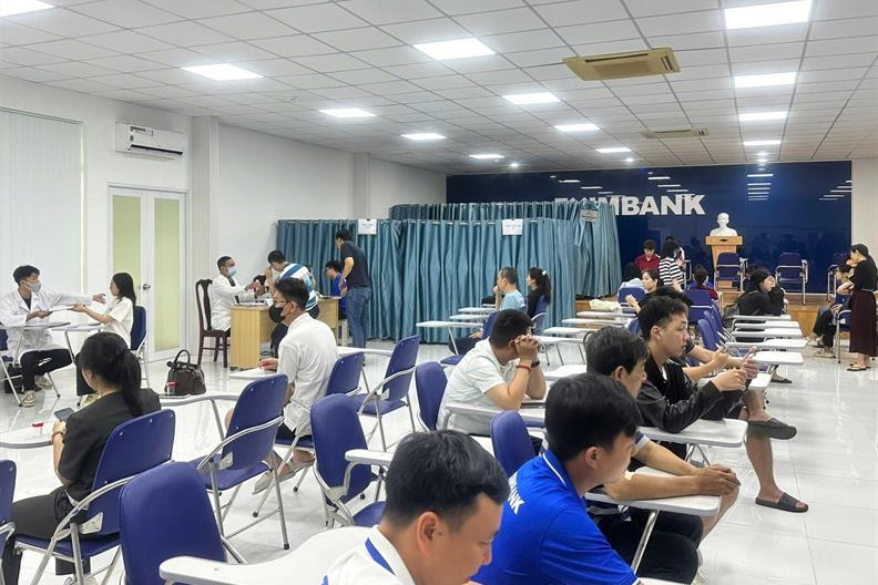 Diamond - Đối tác Y Tế Được Eximbank & Các đơn vị trong cụm tin tưởng chọn mặt gửi vàng