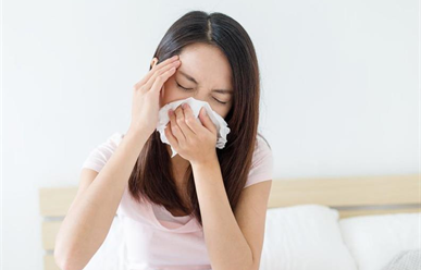 Khạc ra máu, khó thở có phải ung thư vòm họng không?