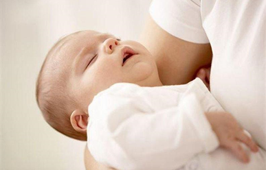 Hướng xử trí khi bé sơ sinh bị khò khè